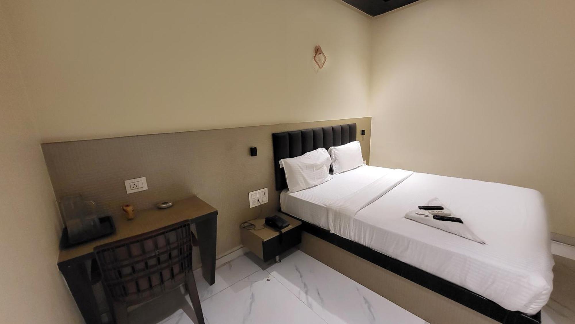 Fabhotel Prime Land - Nr Bkc Mumbai Exterior photo